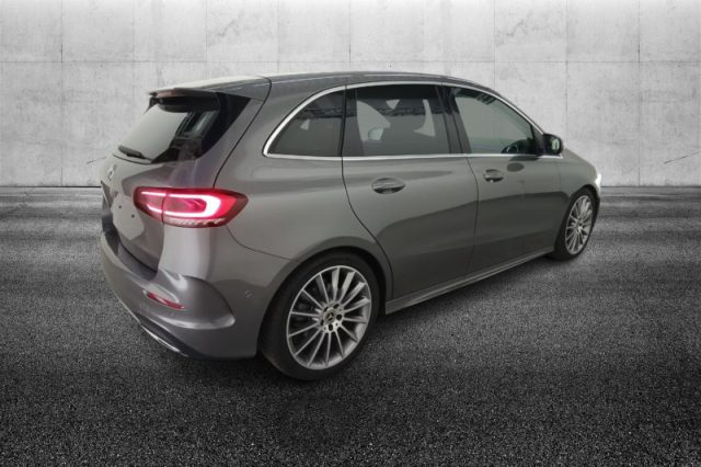 Mercedes-Benz B 200 Automatic AMG Line Premium - foto 2 di 4
