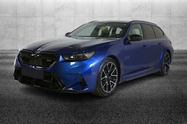 BMW M5 Touring S. 5(G60/61/90/99) - foto 2 di 4