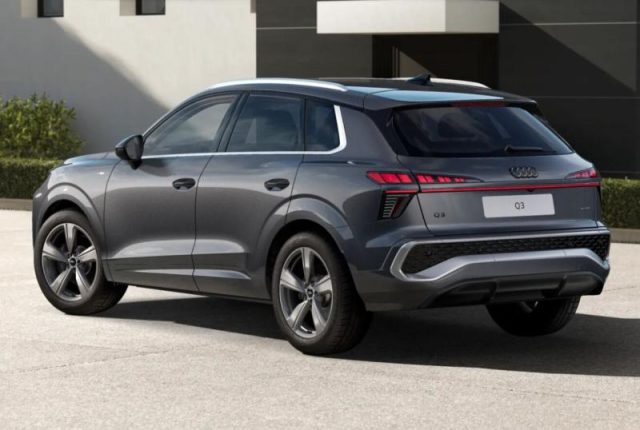 Audi Q3 TFSI 195 kW S tronic quattro S Line edition - foto 4 di 4
