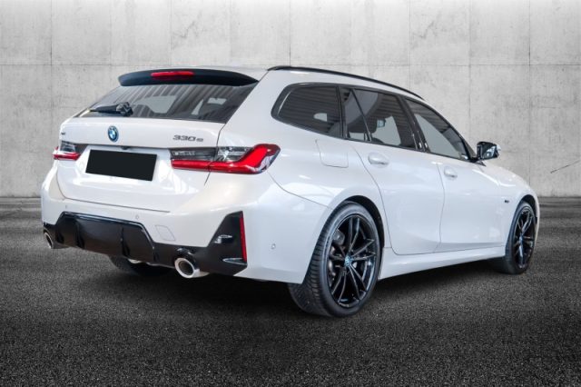BMW 330 e xDrive Touring Msport - foto 4 di 4