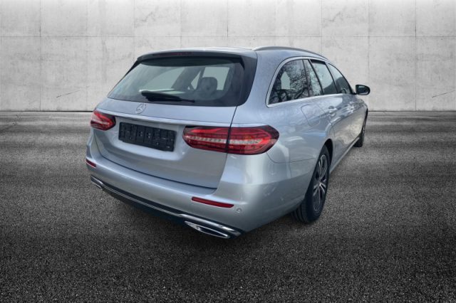 Mercedes-Benz E 220 d S.W. Auto Business Sport - foto 3 di 4