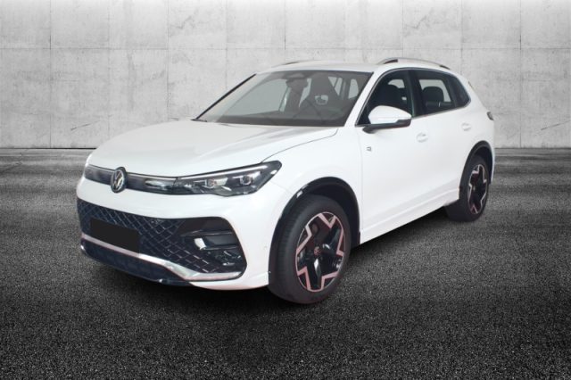 Volkswagen Tiguan 2.0 TDI 150 CV DSG R-Line semestrale a PIEVE DI CENTO