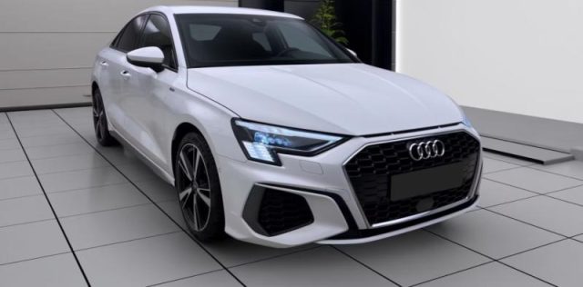 Audi A3 Sedan 30 TDI S tronic S line edition - foto 2 di 4