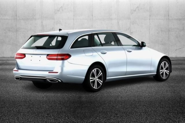 Mercedes-Benz E 220 d S.W. Auto Business Sport - foto 3 di 4