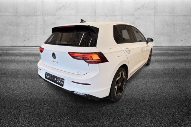 Volkswagen Golf 1.5 eTSI 150 CV ACT DSG R-Line - foto 4 di 4