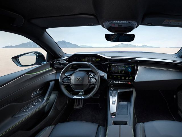 Peugeot 408 Hybrid 145 e-DCS6 Allure nuovo a PIEVE DI CENTO