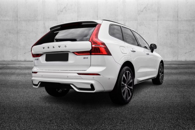 Volvo XC60 B4 (d) automatico Plus Dark - foto 4 di 4