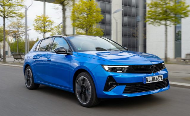 Opel Astra 1.6 Plug-in Hybrid 195 CV AT7 Ultimate 6&ordf; s nuovo a PIEVE DI CENTO