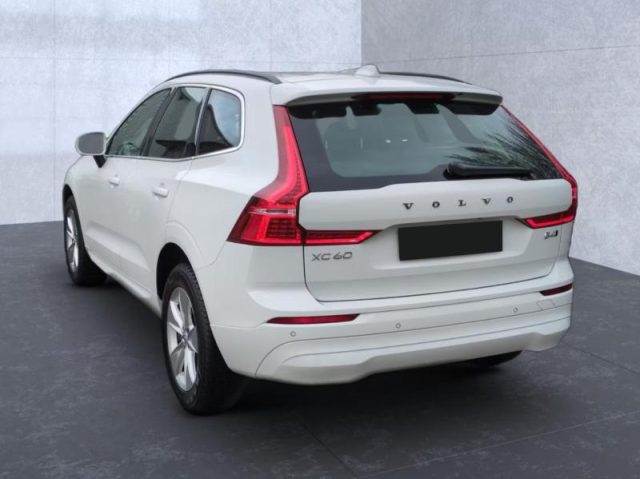 Volvo XC60 B4 (d) AWD Geartronic Momentum Pro - foto 4 di 4