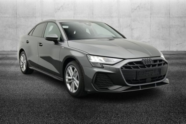 Audi A3 Sedan 35 TDI S tronic S line edition - foto 4 di 4