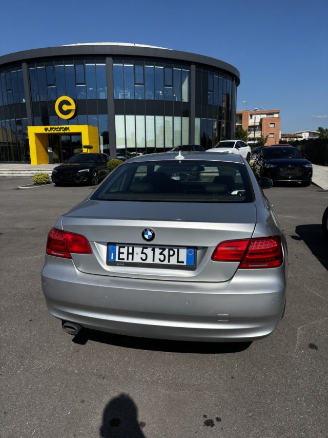 BMW 320 d cat Coupé Attiva - foto 2 di 4