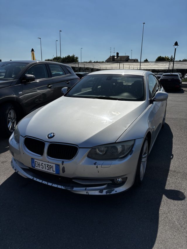 BMW 320 d cat Coupé Attiva - foto 3 di 4