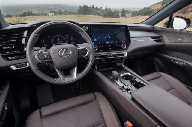 Lexus RX 500h Hybrid Turbo F-Sport - foto 4 di 4
