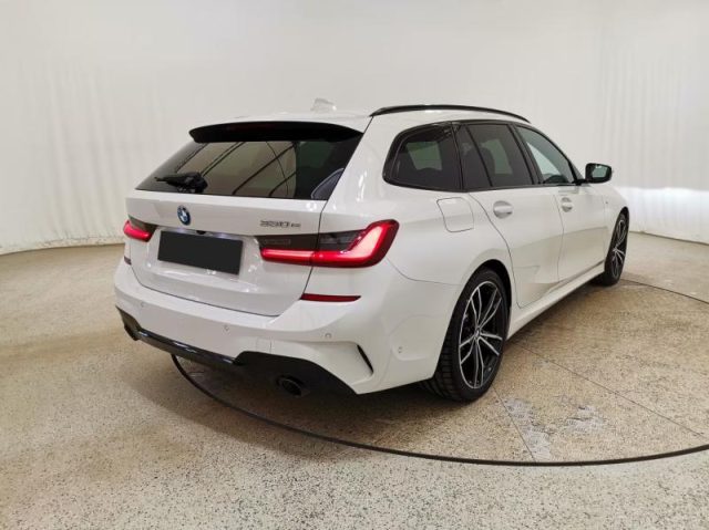 BMW 330 e Touring Msport - foto 2 di 4