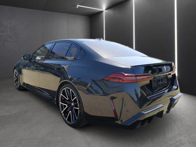 BMW M5 S. 5(G60/61/90/99) - foto 3 di 4