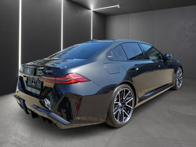 BMW M5 S. 5(G60/61/90/99) - foto 2 di 4