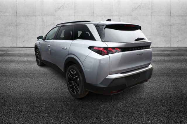 Peugeot 5008 Hybrid 145 e-DCS6 GT - foto 4 di 4