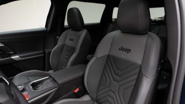 Jeep Compass 1.6 Turbo e-Hybrid PHEV Summit 3&ordf; serie - foto 4 di 4