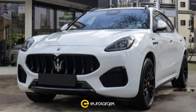 Maserati Grecale MHEV 330 CV AWD Modena semestrale a PIEVE DI CENTO