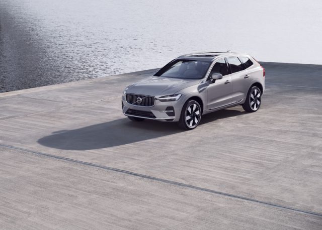 Volvo XC60 T8 Plug-in hybrid AWD automatico Ultra Dark (201 nuovo a PIEVE DI CENTO