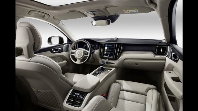 Volvo XC60 T8 Plug-in hybrid AWD automatico Ultra Black Edit - foto 4 di 4