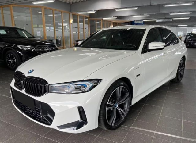 BMW 320 e Msport - foto 2 di 4