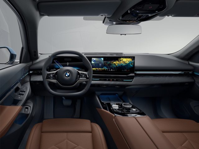 BMW M5 Touring S. 5(G60/61/90/99) - foto 4 di 4