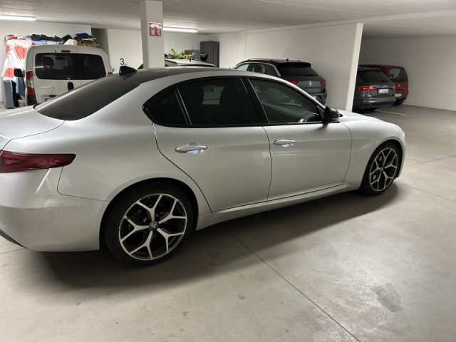 Alfa Romeo Giulia 2.2 Turbodiesel 160 CV AT8 B-Tech - foto 4 di 4