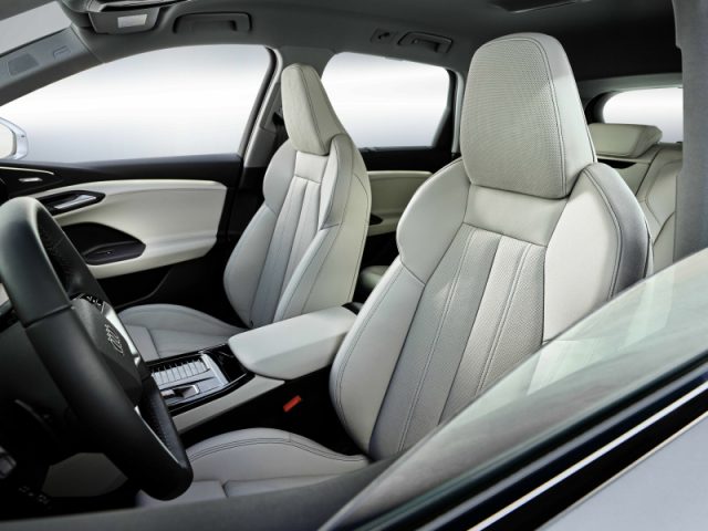 Audi QUATTRO S line Q6 e-tron - foto 4 di 4