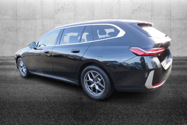 BMW 520 d 48V sDrive Touring - foto 3 di 4