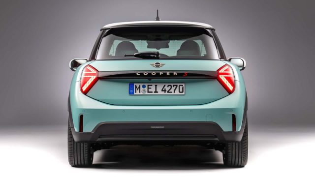 MINI Cooper One Essential Mini 5&ordf; serie (F66) - foto 4 di 4