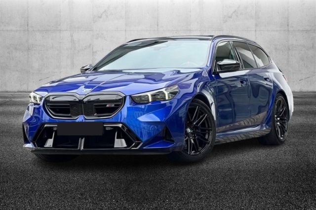 BMW M5 Touring S. 5(G60/61/90/99) - foto 2 di 4