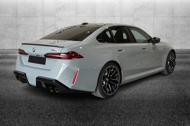 BMW M5 S. 5(G60/61/90/99) - foto 4 di 4