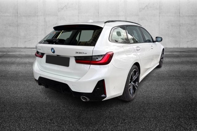 BMW 330 e Touring Msport - foto 4 di 4