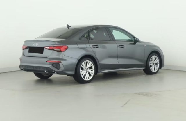 Audi A3 Sedan 35 TDI S tronic S line edition - foto 4 di 4