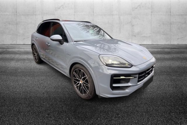 Porsche Cayenne 3.0 V6 E-Hybrid - foto 3 di 4