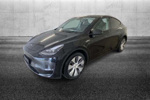 Tesla Model Y Long Range AWD - foto 4 di 4