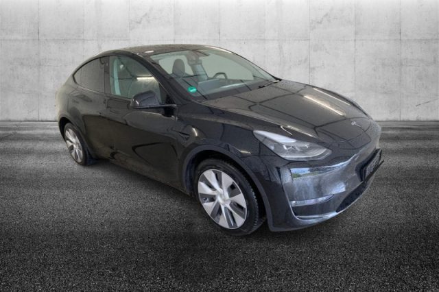 Tesla Model Y Long Range AWD - foto 2 di 4