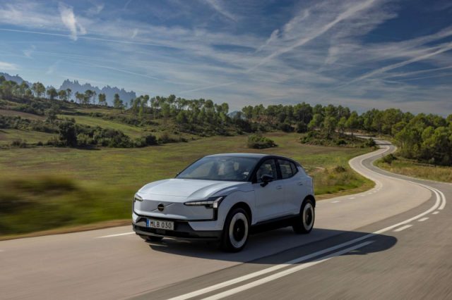 Volvo EX30 P8 AWD Ultra (2023-->) - foto 4 di 4