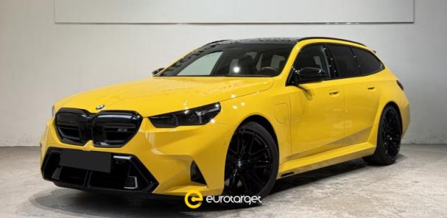 BMW M5 Touring S. 5(G60/61/90/99) - foto 3 di 4