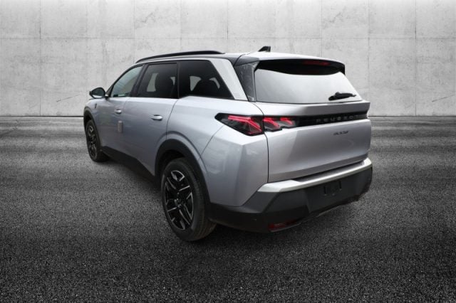Peugeot 5008 Hybrid 145 e-DCS6 GT - foto 4 di 4