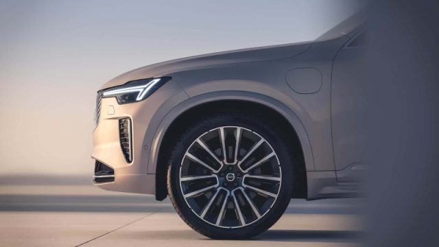 Volvo XC90 T8 Plug-in hybrid AWD aut. 7 posti Ultra Black Ed - foto 4 di 4