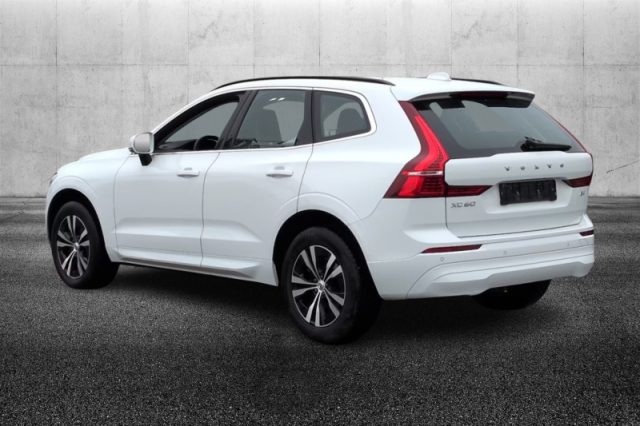 Volvo XC60 B4 (d) Geartronic Momentum Pro - foto 4 di 4