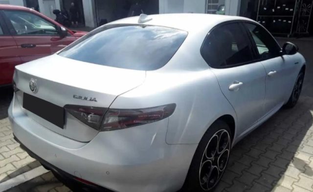 Alfa Romeo Giulia 2.0 Turbo 280 CV AT8 AWD Q4 Competizione - foto 2 di 4