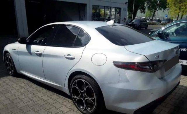Alfa Romeo Giulia 2.0 Turbo 280 CV AT8 AWD Q4 Competizione - foto 3 di 4