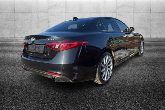 Alfa Romeo Giulia 2.0 Turbo 200 CV AT8 Super - foto 4 di 4