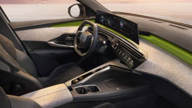Peugeot 5008 Plug-in Hybrid 225 e-DCS7 GT 3&ordf; serie - foto 4 di 4