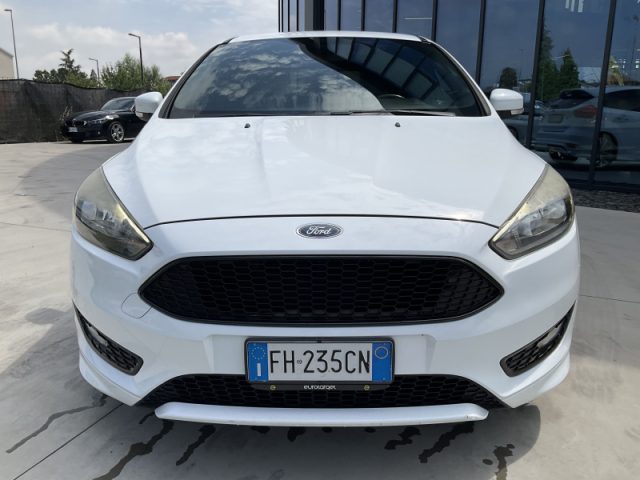 Ford Focus 1.5 TDCi 120 CV Start&Stop ST Line - foto 3 di 4