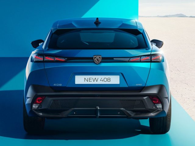 Peugeot 408 motore elettrico (58,2kWh) 210 CV GT nuovo a PIEVE DI CENTO