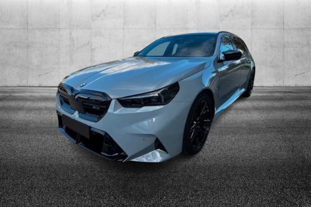 BMW M5 Touring S. 5(G60/61/90/99) - foto 2 di 4